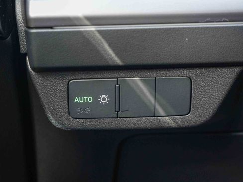 Used 2023 Audi Q4 e-tron Premium Plus w/ Premium Plus image 31