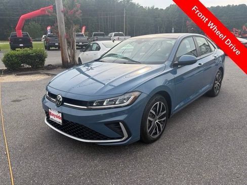 Used 2025 Volkswagen Jetta SE FWD image 7