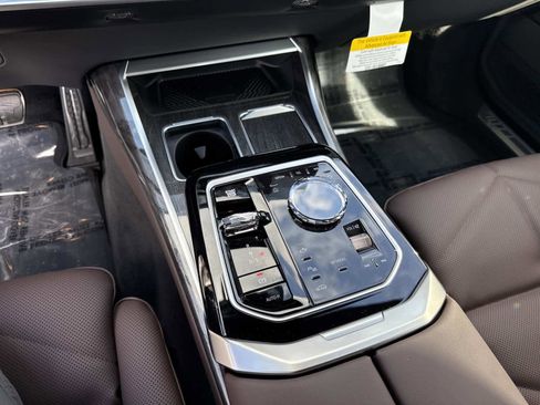 New 2026 BMW 740i w/ Premium Package image 25
