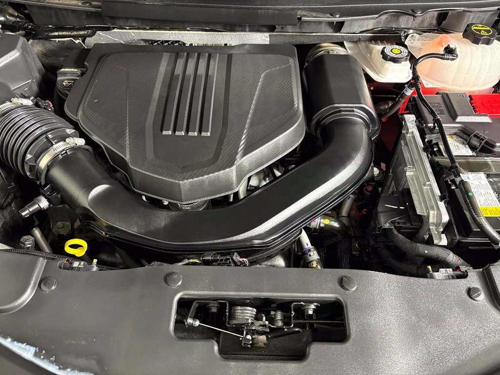 Used 2025 Chevrolet Traverse LT FWD image 41