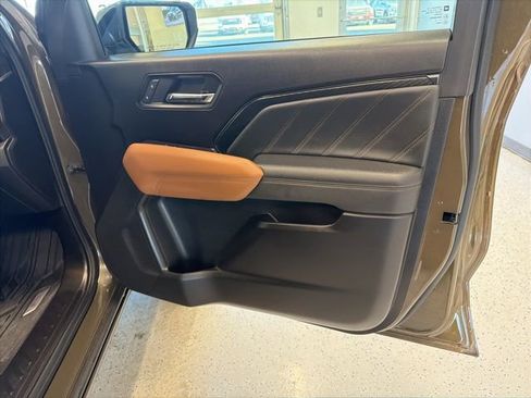 Used 2025 GMC Canyon AT4 w/ AT4 Premium Package image 41