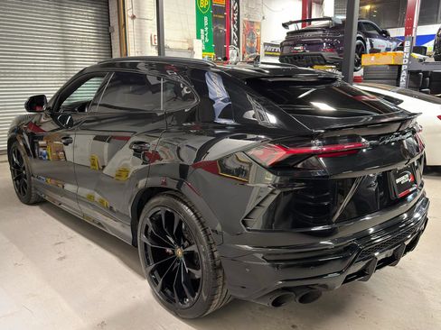 Used 2020 Lamborghini Urus image 9