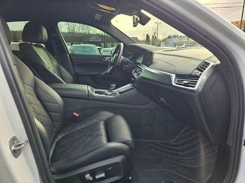 Used 2023 BMW X6 xDrive40i w/ M Sport Package image 10