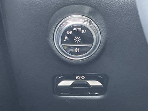 New 2026 Mercedes-Benz C 300 4MATIC Sedan image 23
