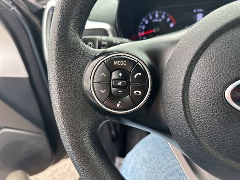 Used 2021 Kia Soul LX image 16