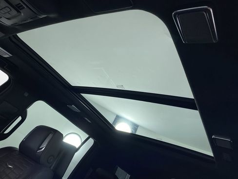 Used 2021 Cadillac Escalade ESV Premium Luxury Platinum image 11