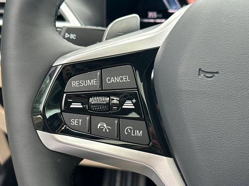 Used 2025 BMW 330i Sedan w/ Premium Package image 29