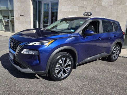 Used 2023 Nissan Rogue SV w/ SV Premium Package image 2