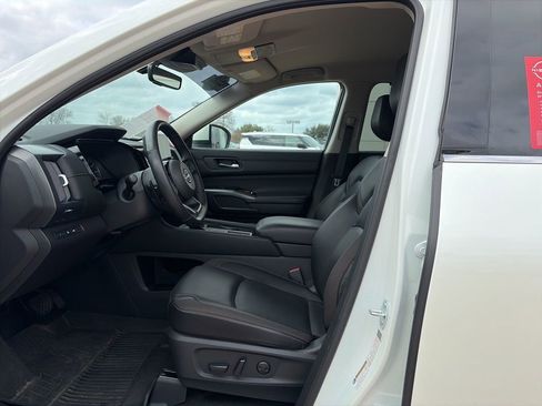 Certified 2024 Nissan Pathfinder SL image 7