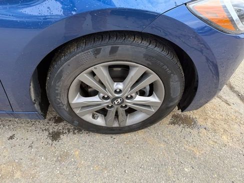Used 2018 Hyundai Elantra SEL w/ Cargo Package image 15