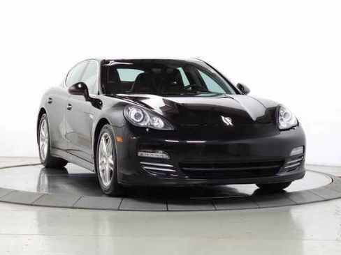 Used 2011 Porsche Panamera 4S image 1