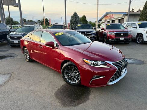 Used 2018 Lexus ES 350 w/ Premier Package image 3