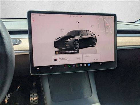 Used 2023 Tesla Model Y Long Range AWD/4WD image 10