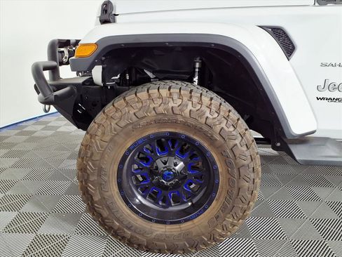 Used 2018 Jeep Wrangler Unlimited Sahara image 7