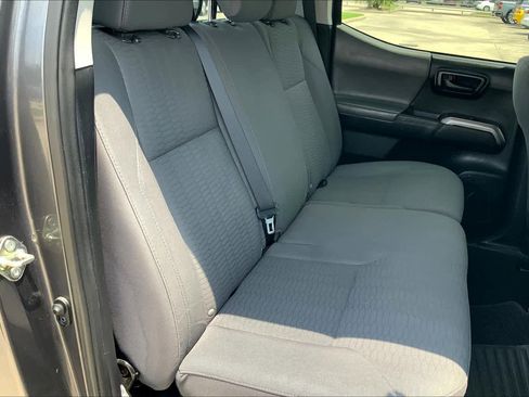 Used 2016 Toyota Tacoma SR5 w/ SR5 Appearance Package (SN) image 20