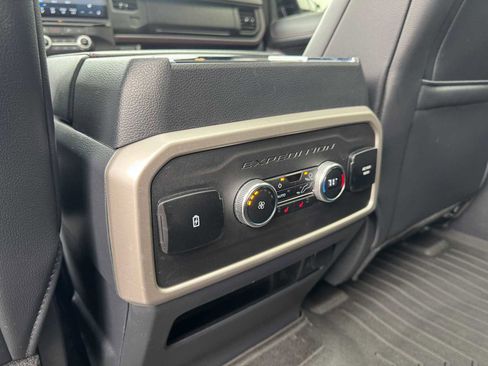 Used 2023 Ford Expedition Limited AWD/4WD image 8