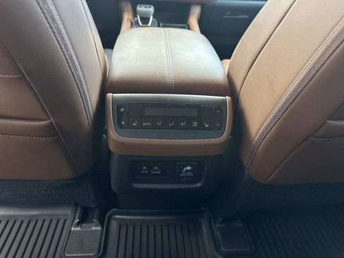 Used 2023 Nissan Pathfinder Platinum image 16