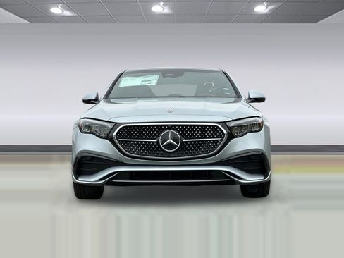 Used 2026 Mercedes-Benz E 350 4MATIC Sedan image 5