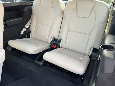 New 2026 Volvo XC90 T8 Ultra w/ Lounge Package AWD/4WD image 8