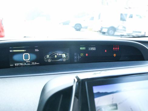 Used 2022 Toyota Prius Prime XLE image 29