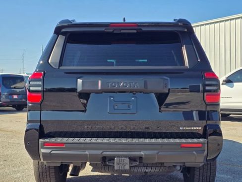 Used 2025 Toyota 4Runner TRD Off-Road Premium AWD/4WD image 4