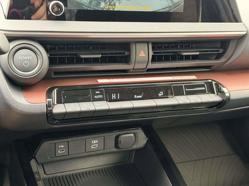 New 2026 Toyota Prius SE image 5