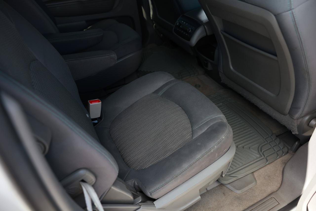 Used 2015 Chevrolet Traverse LT FWD image 12