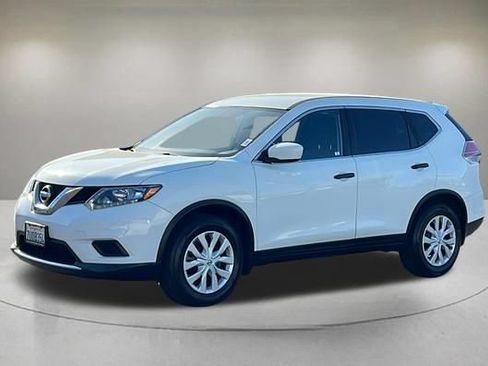 Used 2016 Nissan Rogue S w/ S Family Package FWD image 2