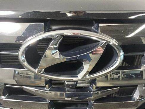 Certified 2022 Hyundai Santa Cruz Limited AWD/4WD image 9