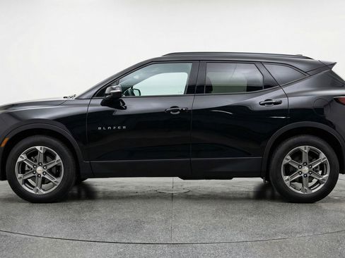 Used 2025 Chevrolet Blazer LT FWD image 5