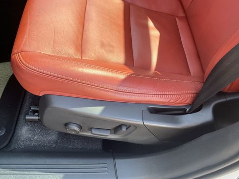 Used 2019 Volvo XC40 T5 Momentum AWD/4WD image 17