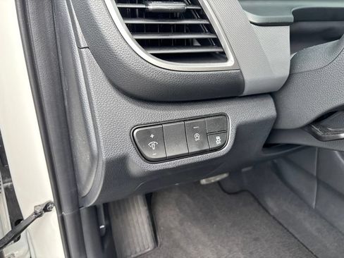 Certified 2026 Kia Seltos LX AWD/4WD image 7