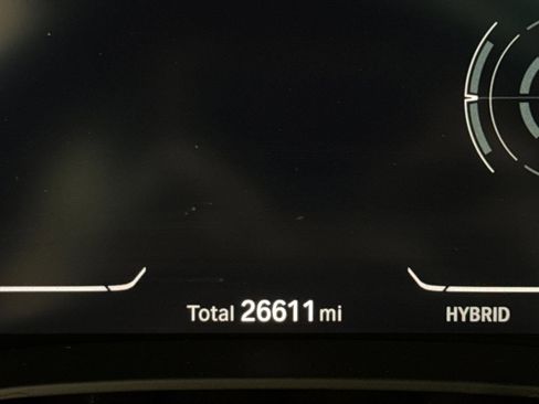 Used 2023 BMW 530e w/ Convenience Package image 21