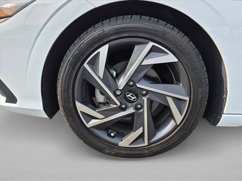 Certified 2025 Hyundai Elantra Sport FWD image 28