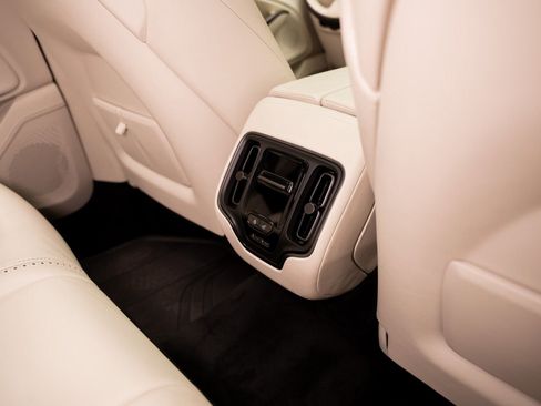 Used 2021 Aston Martin DBX image 69