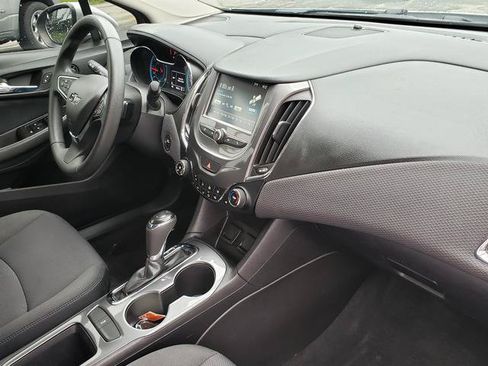 Used 2017 Chevrolet Cruze LT w/ Convenience Package FWD image 18