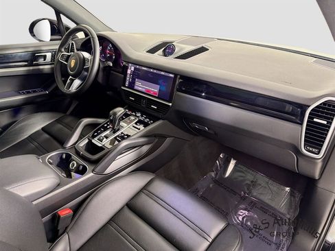 Used 2021 Porsche Cayenne S w/ Premium Package AWD/4WD image 35
