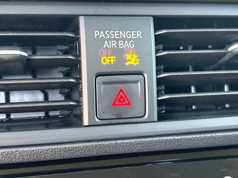 Used 2025 Volkswagen Jetta S image 33