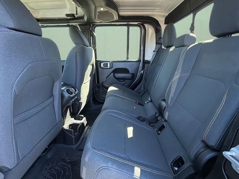 Certified 2024 Jeep Gladiator Sport image 20