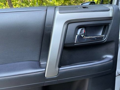 Used 2022 Toyota 4Runner Limited AWD/4WD image 36