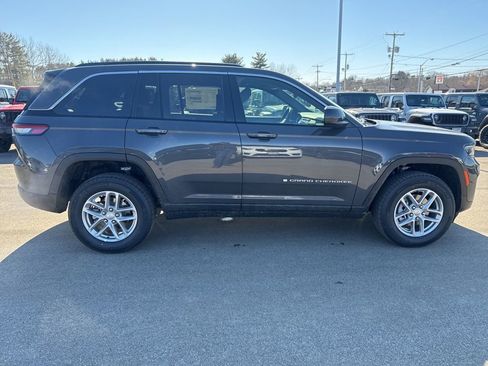 New 2026 Jeep Grand Cherokee Laredo image 6