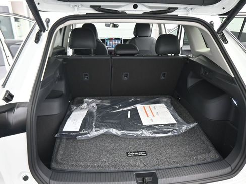 New 2026 Volkswagen Tiguan SE AWD/4WD image 40