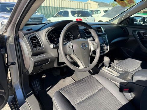 Used 2016 Nissan Altima 2.5 SV image 16