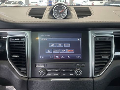 Used 2018 Porsche Macan S image 18