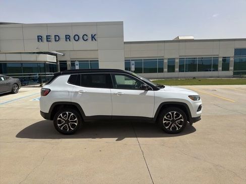 Used 2024 Jeep Compass Limited AWD/4WD image 2