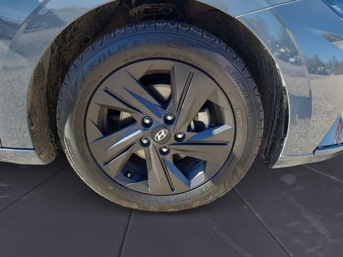 Used 2021 Hyundai Elantra SEL w/ Convenience Package image 9