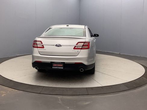Used 2018 Ford Taurus Limited AWD/4WD image 4