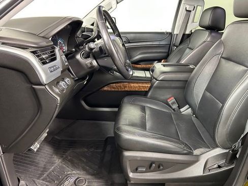 Used 2019 Chevrolet Suburban Premier AWD/4WD image 16