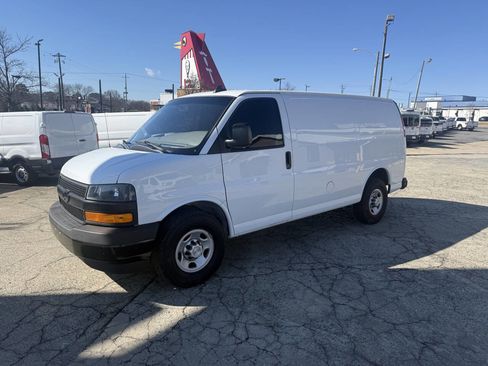 Used 2020 Chevrolet Express 2500 2500 3dr Cargo Van w/ Safety Package image 2