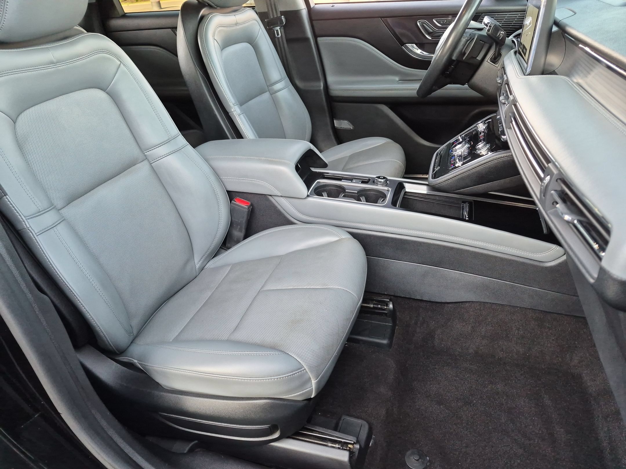 Used 2021 Lincoln Corsair AWD w/ Premium Package image 28
